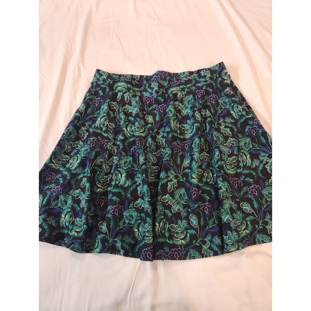 Torrid Skater Skirt Womens 2R Green Purple Floral Damask Ponte Knit Flare Mini - Picture 8 of 13